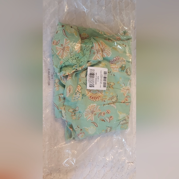 NWY Torrid Crinkle Gauze Sleeveless Crochet Tank - Picture 6 of 8